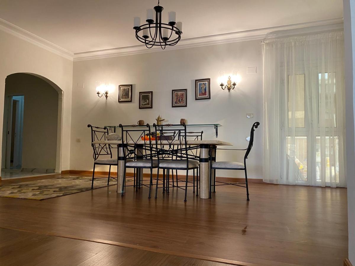 Apartment Nile View 2-bed In Zamalek Kairo