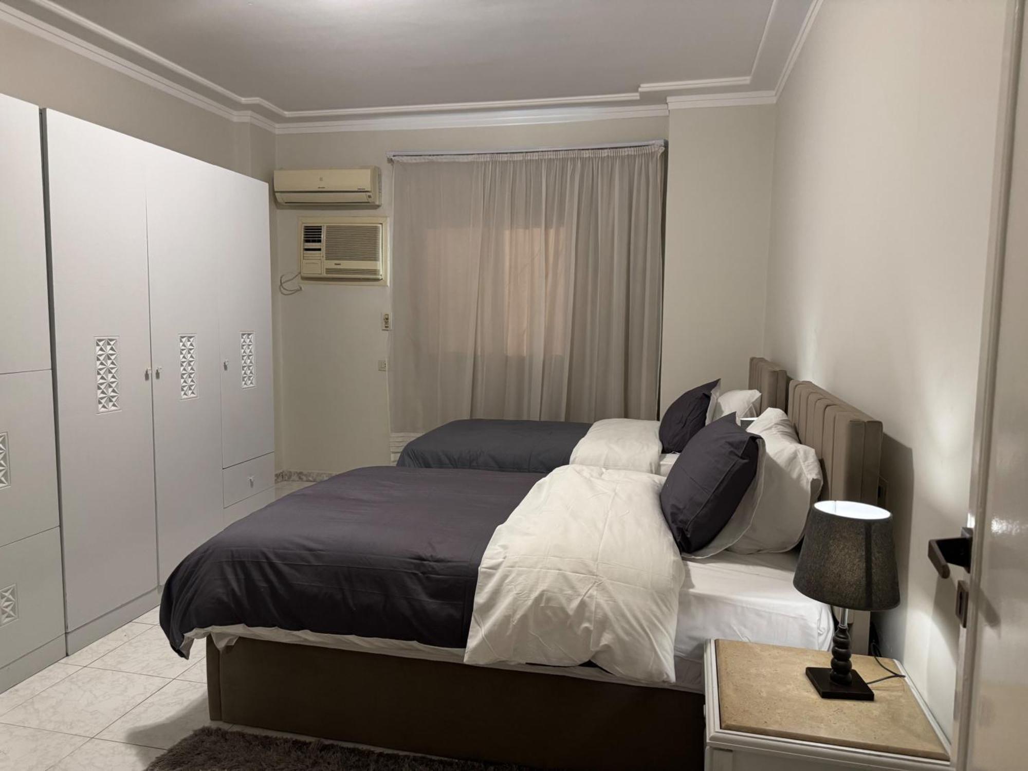 Apartment Nile View 2-bed In Zamalek Kairo