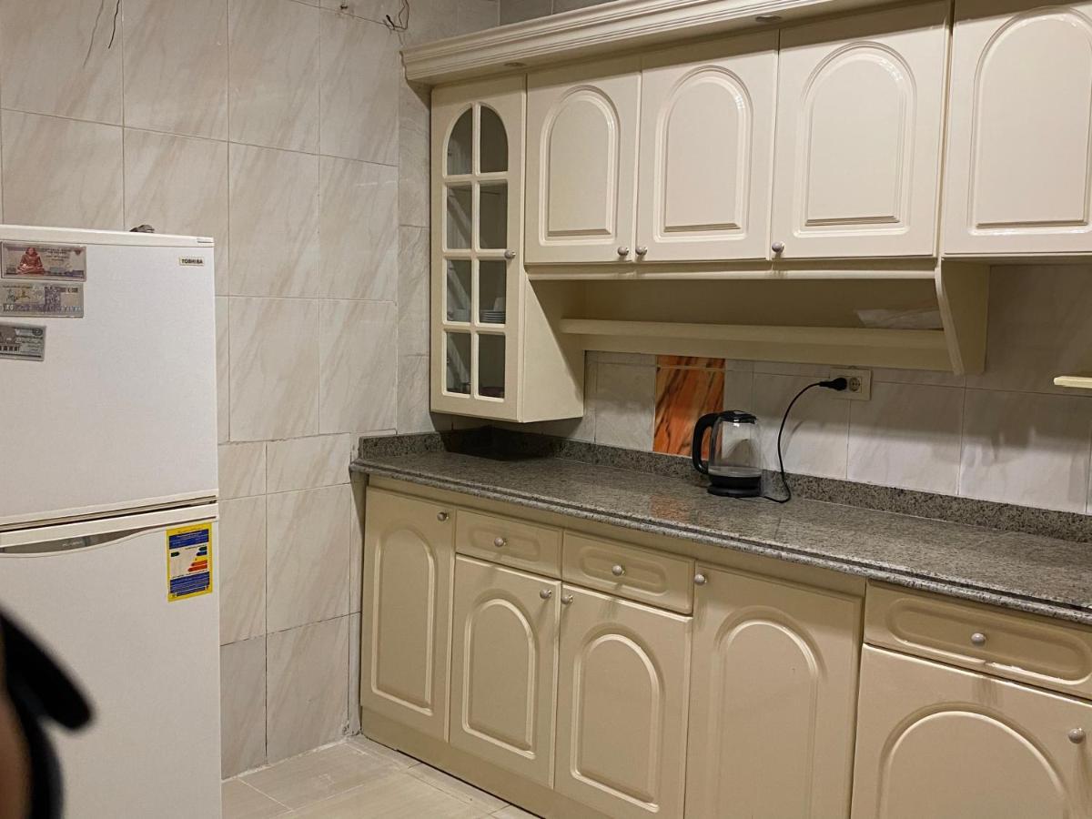 Apartman Nile View 2-bed In Zamalek Kairó