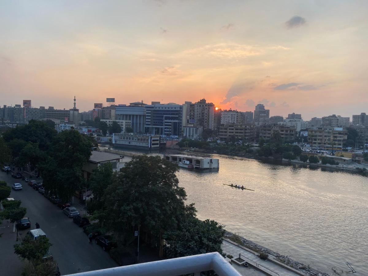 Nile View 2-bed In Zamalek Apartman
